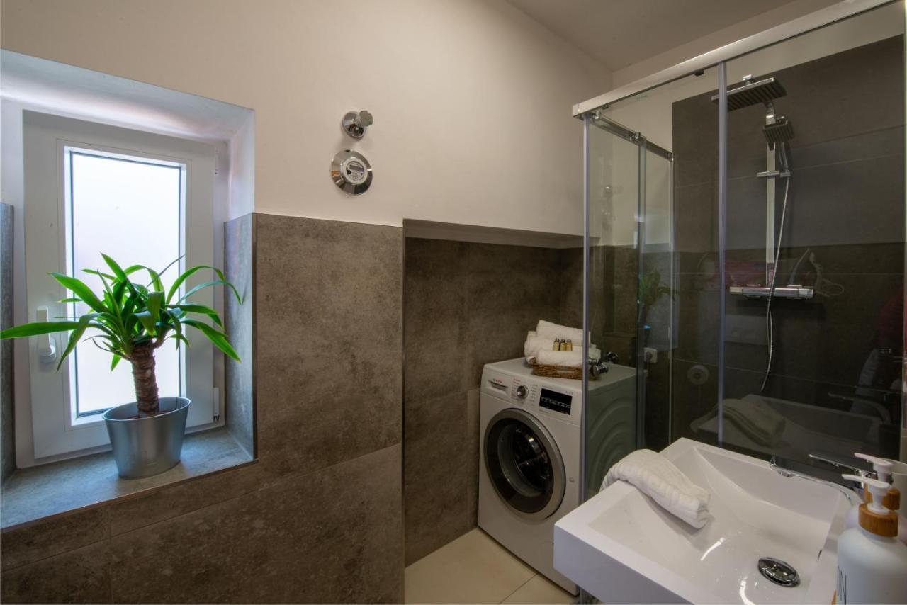 Bessa Homes 6 Personen 2 Schlafzimmer, 3 King Size, Betten, Balkon, Kueche Haag in Oberbayern Exteriör bild