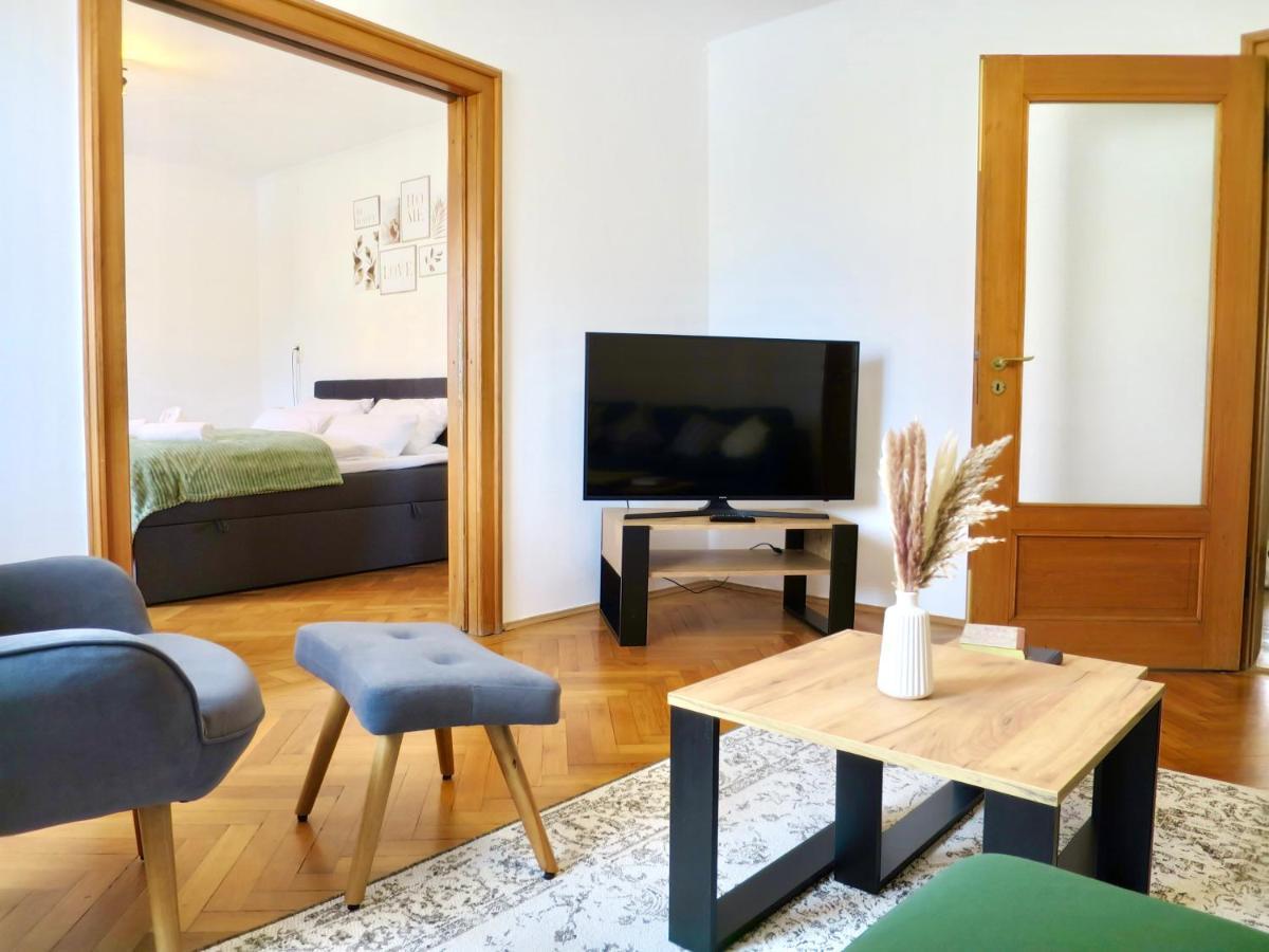 Bessa Homes 6 Personen 2 Schlafzimmer, 3 King Size, Betten, Balkon, Kueche Haag in Oberbayern Exteriör bild